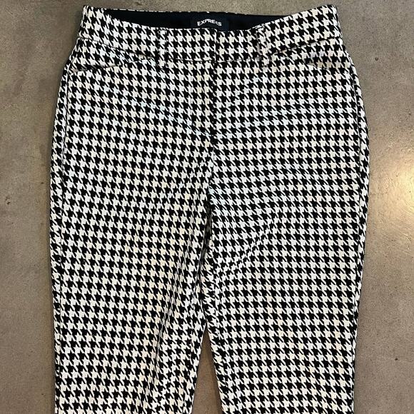 Express Black White Houndstooth plaid trouser womens ankle crop Pants small - Picture 2 of 6